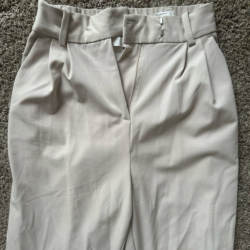 H&M cream trousers in mint condition!